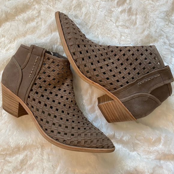 dolce vita spence woven bootie